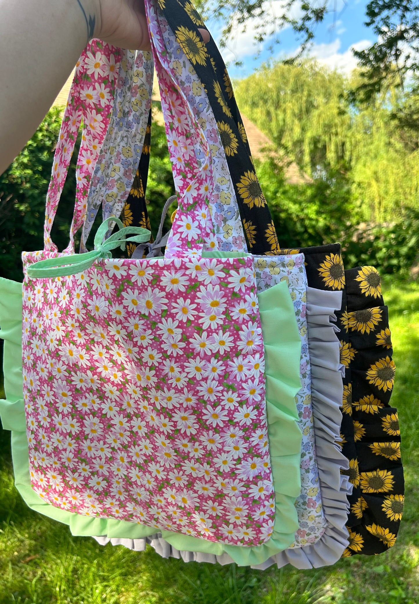 Ruffle Tote Bag 🌸
