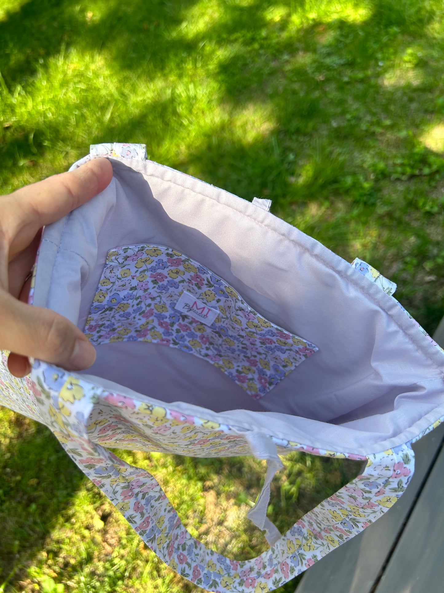 Ruffle Tote Bag 🌸