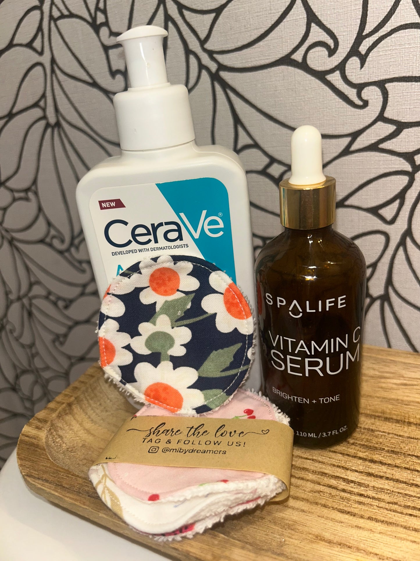 Random Prints Face Wipes