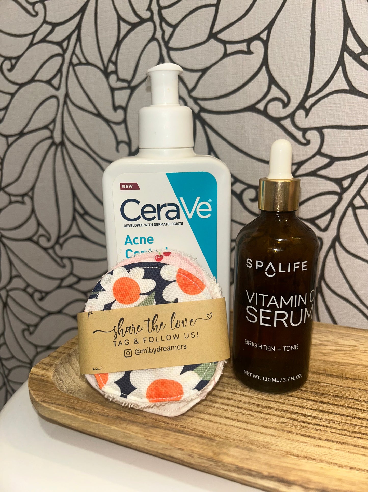 Random Prints Face Wipes